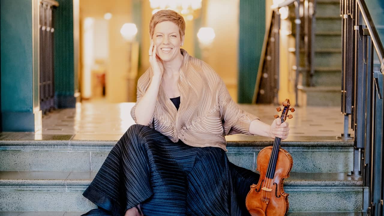 Interview with Isabelle Faust: Schumann's Otherworldly Violin Concerto